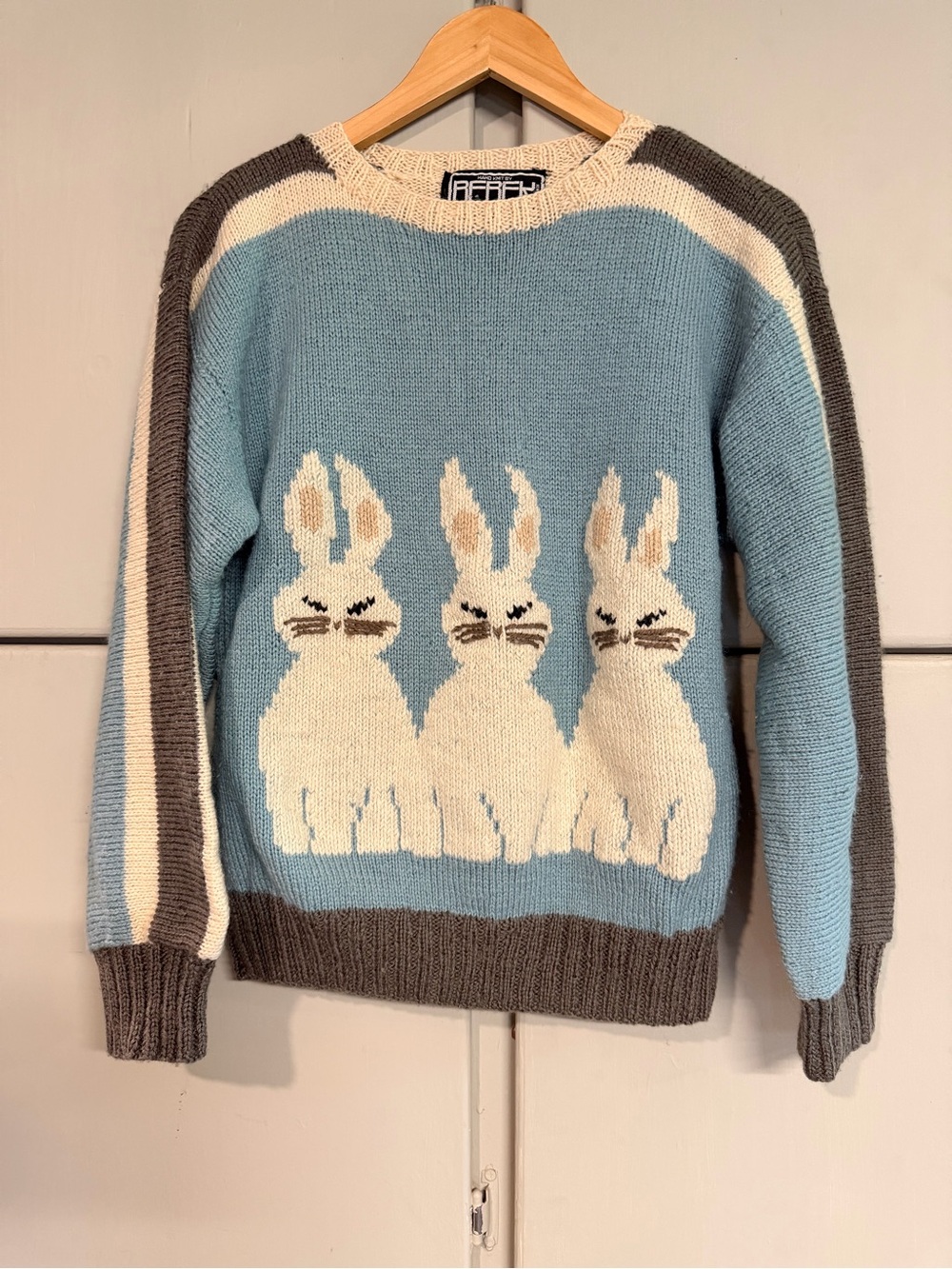Vintage Berek Hand Knit Bunny Rabbit Sweater 100% Wool Uruguay Small